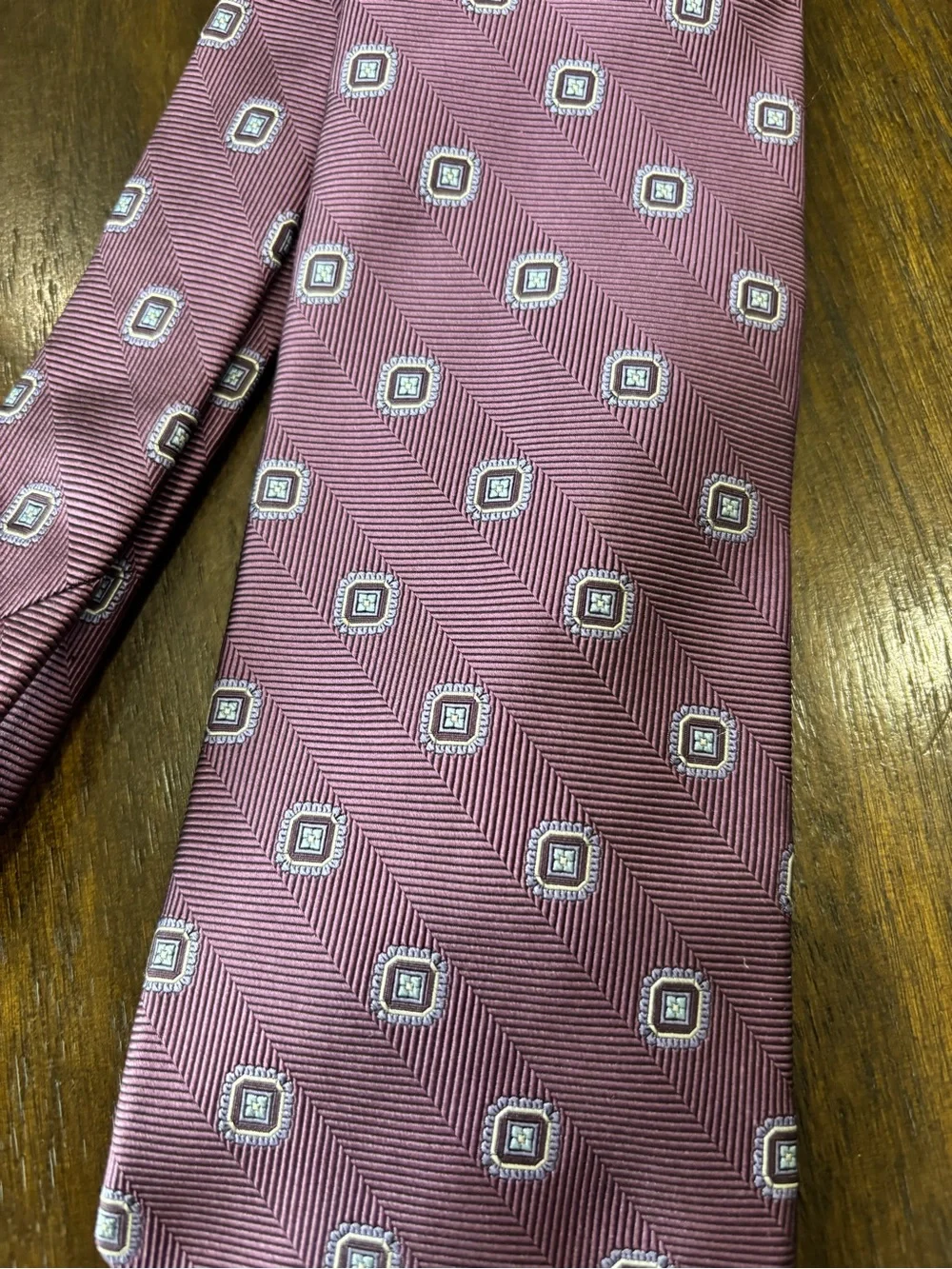 Brooks Brothers Pure Silk Necktie Burgundy Mauve Geometric Made USA Italian Silk